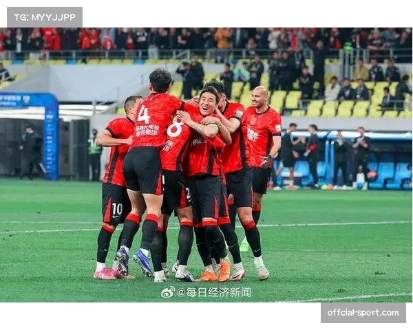 成都蓉城边锋费利佩倒钩破门，入选本轮五佳球候选